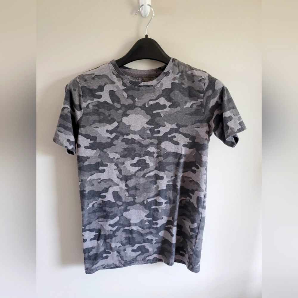 Threads 4 Thought kids Size 16 Tshirt